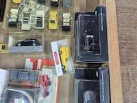 Groot lot auto - afbeelding 4 van  4