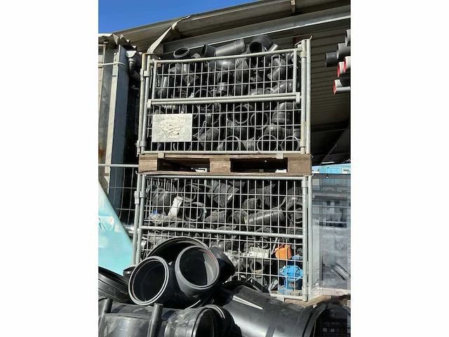 Groot lot diverse buizen en bochten. - afbeelding 6 van  10