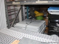Groot lot gedemonteerde gondolastelling - afbeelding 4 van  7