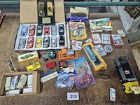 Groot lot gemengd volgens foto's - afbeelding 1 van  7