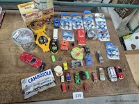 Groot lot gemengd volgens foto's - afbeelding 1 van  7