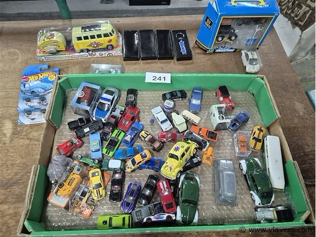 Groot lot gemengd volgens foto's - afbeelding 1 van  7