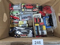 Groot lot gemengd volgens foto's - afbeelding 1 van  7