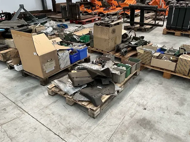 Groot lot heftruck toebehoren en onderdelen - afbeelding 18 van  25