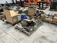 Groot lot heftruck toebehoren en onderdelen - afbeelding 18 van  25