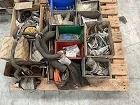 Groot lot heftruck toebehoren en onderdelen - afbeelding 12 van  25