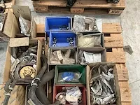 Groot lot heftruck toebehoren en onderdelen - afbeelding 20 van  25