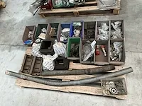 Groot lot heftruck toebehoren en onderdelen - afbeelding 5 van  37