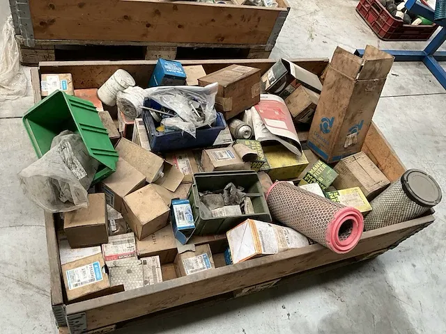 Groot lot heftruck toebehoren en onderdelen - afbeelding 20 van  37