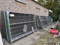 Groot lot hekwerk plus voeten - afbeelding 1 van  5