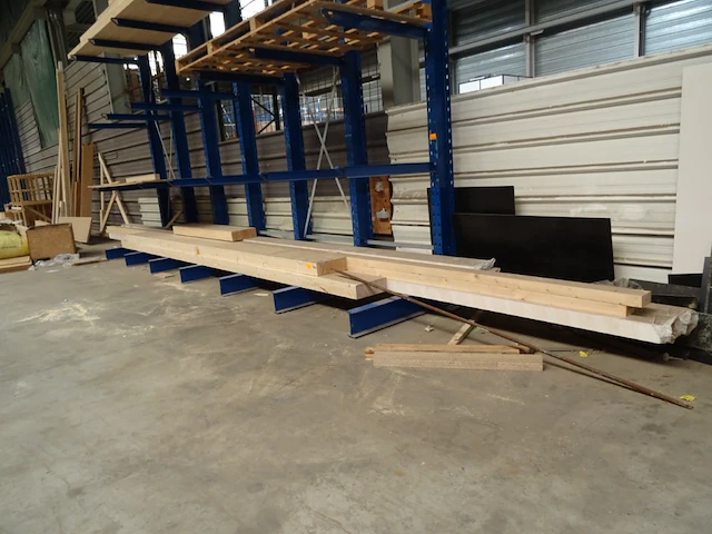 Groot lot hout - afbeelding 1 van  11