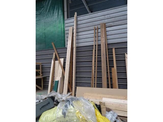 Groot lot hout - afbeelding 10 van  11