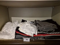 Groot lot kledij en textielwaren - afbeelding 1 van  5
