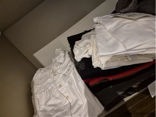Groot lot kledij en textielwaren - afbeelding 2 van  5