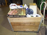 Groot lot kraanvet (houten bak, niet uitgepakt) - afbeelding 1 van  2