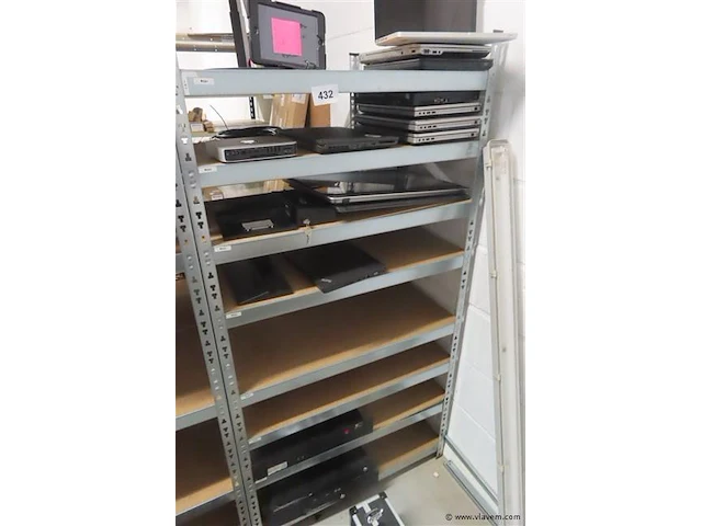 Groot lot laptops (onder andere apple, dell en lenovo), ipad en adapters, werking onbekend - afbeelding 1 van  12
