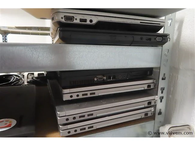 Groot lot laptops (onder andere apple, dell en lenovo), ipad en adapters, werking onbekend - afbeelding 11 van  12