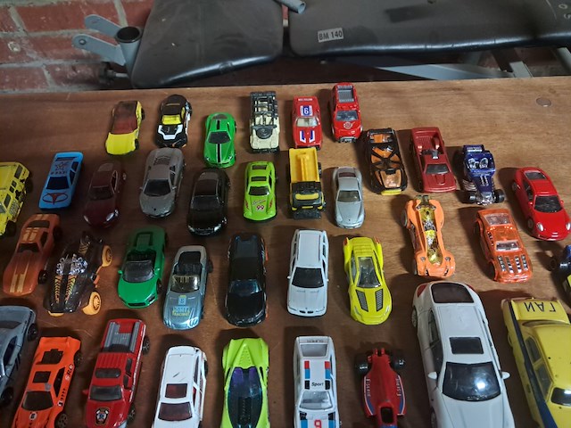 Groot lot metalen wagens 87 stuks - afbeelding 2 van  6