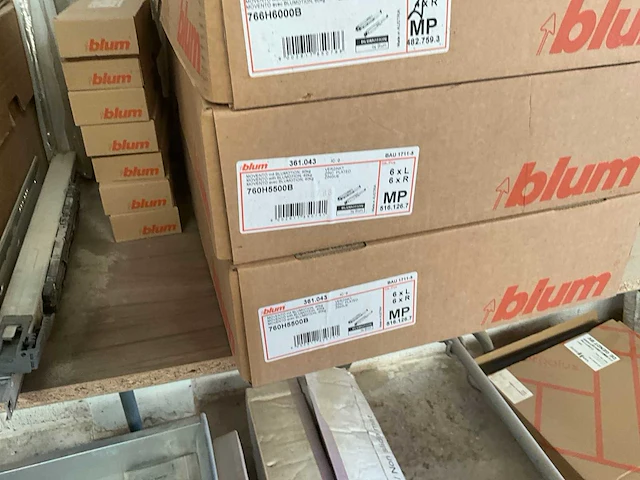 Groot lot meubelbeslag en houtafwerkingsmateriaal - afbeelding 5 van  19
