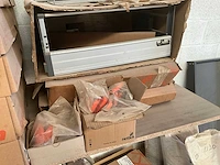 Groot lot meubelbeslag en houtafwerkingsmateriaal - afbeelding 6 van  19