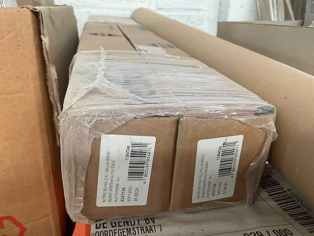 Groot lot meubelbeslag en houtafwerkingsmateriaal - afbeelding 16 van  19