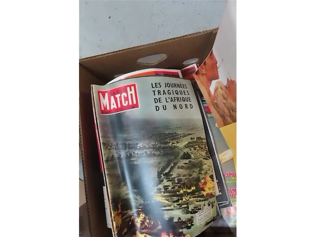 Groot lot oude paris match (zonder bananendoos) - afbeelding 2 van  4