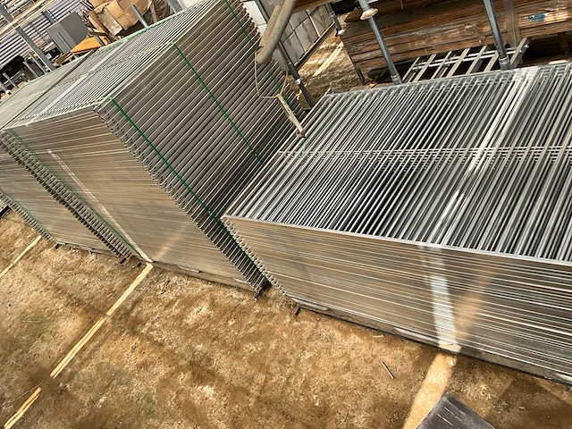Groot lot panelen hondenren + deuren - afbeelding 13 van  14