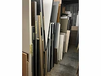 Groot lot plaatmateriaal en enkele kastdeurtjes. - afbeelding 12 van  27