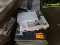 Groot lot restanten tegels - afbeelding 2 van  2