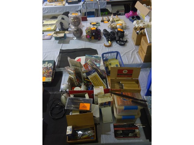 Groot lot schrijf- en tekengerief - afbeelding 1 van  5