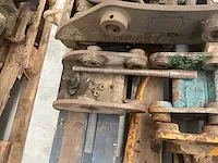 Groot lot snelwissels minikraan compleet met onderdelen. - afbeelding 13 van  15