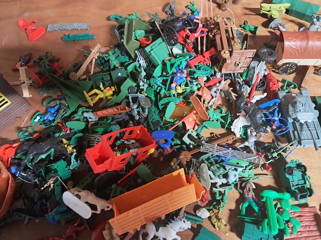 Groot lot soldaatjes,cowboys,indianen plastiek - afbeelding 6 van  7