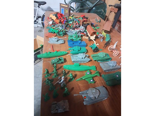 Groot lot soldaatjes,cowboys,indianen plastiek - afbeelding 7 van  7