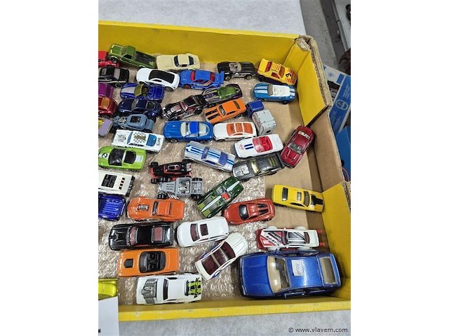 Groot lot volgens foto's - afbeelding 3 van  3