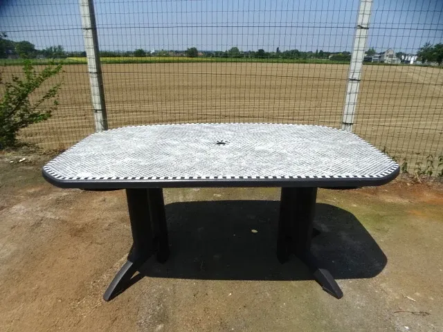 Grosfillex tafel - afbeelding 1 van  3