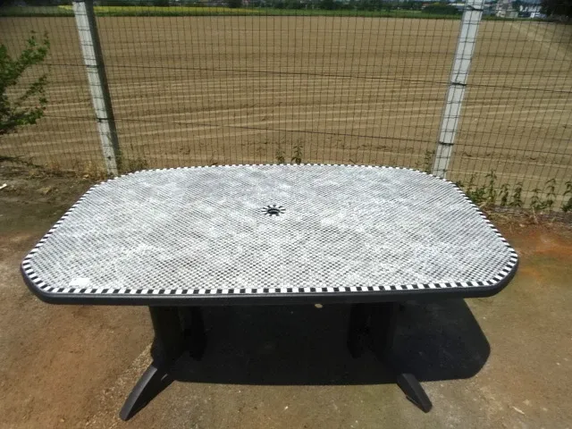 Grosfillex tafel - afbeelding 2 van  3