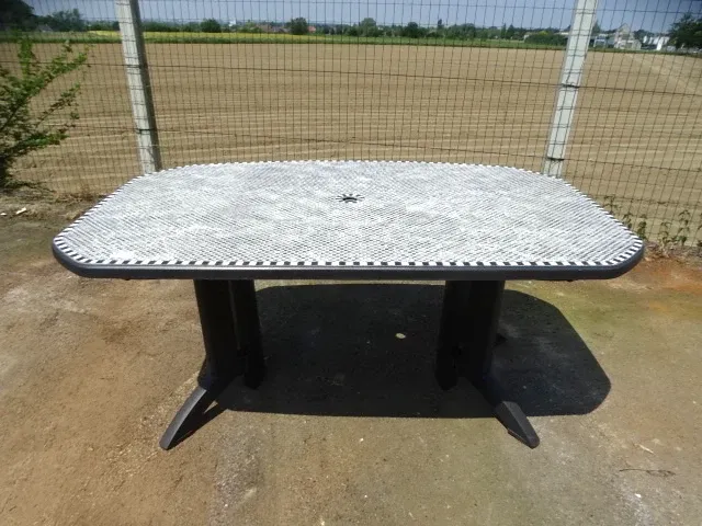 Grosfillex tafel - afbeelding 1 van  3