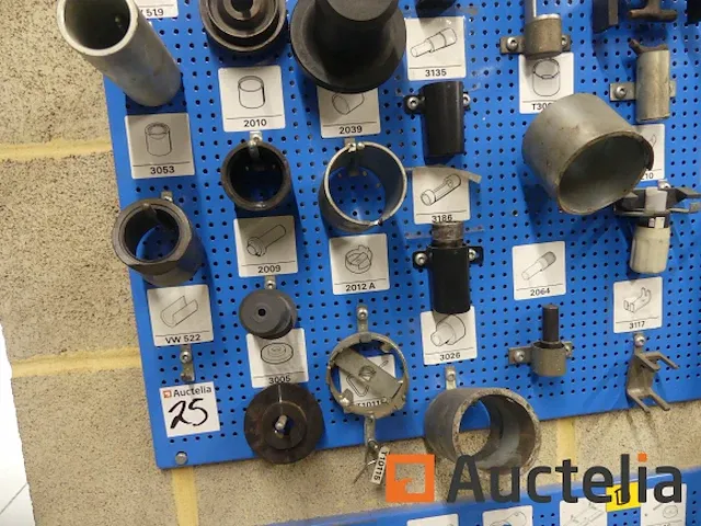 Grote aantal gereedschappen en stukken voor garage - afbeelding 6 van  82