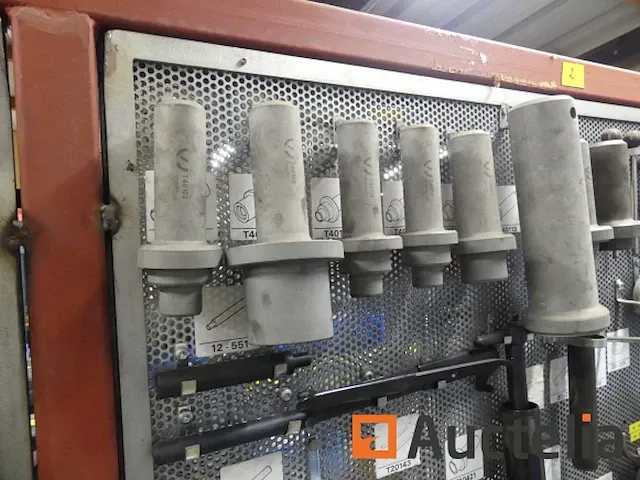 Grote aantal gereedschappen en stukken voor garage - afbeelding 17 van  82