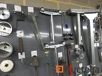 Grote aantal gereedschappen en stukken voor garage - afbeelding 54 van  82