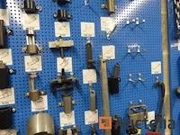 Grote aantal gereedschappen en stukken voor garage - afbeelding 65 van  82
