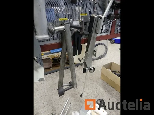 Grote aantal gereedschappen en stukken voor garage - afbeelding 70 van  82