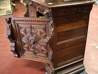 Grote antieken kast met houtsnijwerk - afbeelding 6 van  8