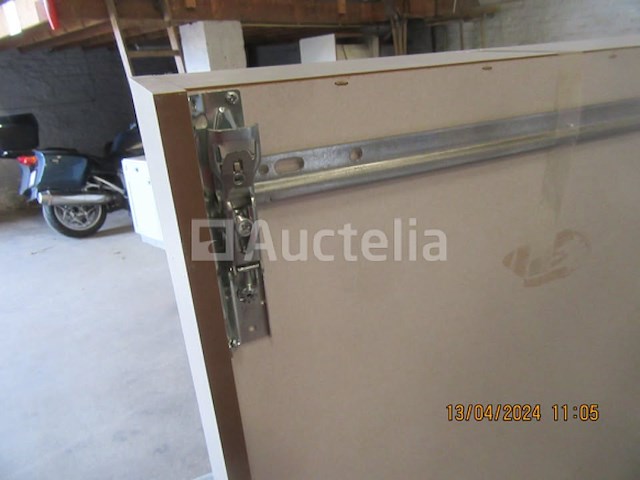 Grote apotheek aan de muur - afbeelding 1 van  6