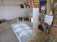 Grote apotheek aan de muur - afbeelding 6 van  6