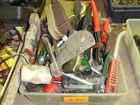Grote bak divers materiaal - afbeelding 1 van  2