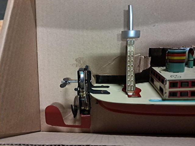 Grote boot in blik met certificaat (380mm) - afbeelding 4 van  5