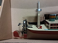 Grote boot in blik met certificaat (380mm) - afbeelding 4 van  5