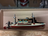 Grote boot in blik met certificaat (380mm) - afbeelding 5 van  5