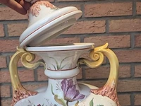 Grote dekselvaas op voet h 62cm b 25cm - afbeelding 2 van  4